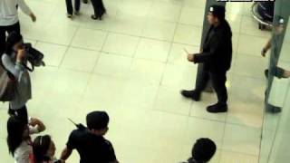 [Fancam] 20110320 Suvarnabhumi Airport - Welcome Jaejoong to Thailand.avi