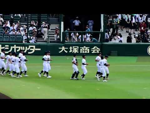 勝利後、応援団に挨拶に行く沖縄尚学ナイン！Japan highschool baseball