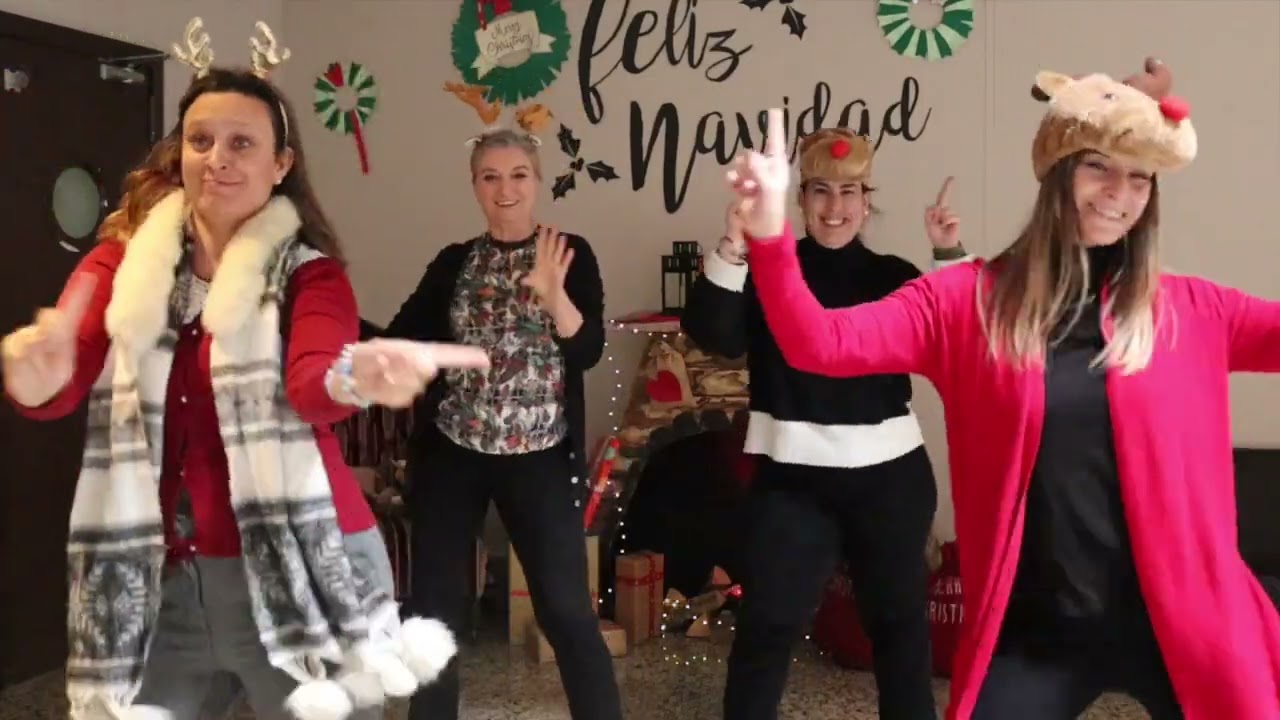 Villancico profesores Trinity College S.S. Reyes 2022