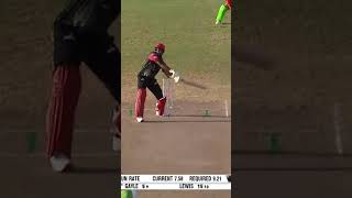 Chris Gayle BREAKS his bat! 😬 screenshot 3