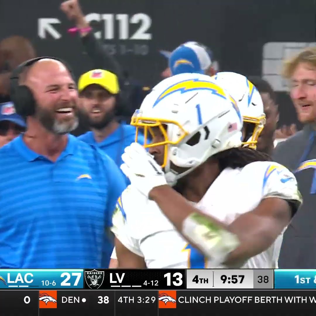 Quentin Johnston with a spectacular catch for a 39-yard Gain vs. Las Vegas Raiders