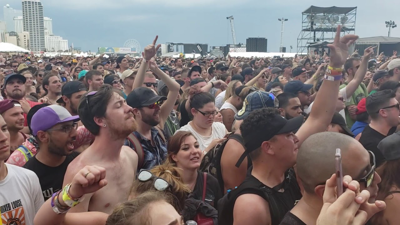 Simple Plan - Addicted (Van's Warped Tour 2019, 25th Anniversary)