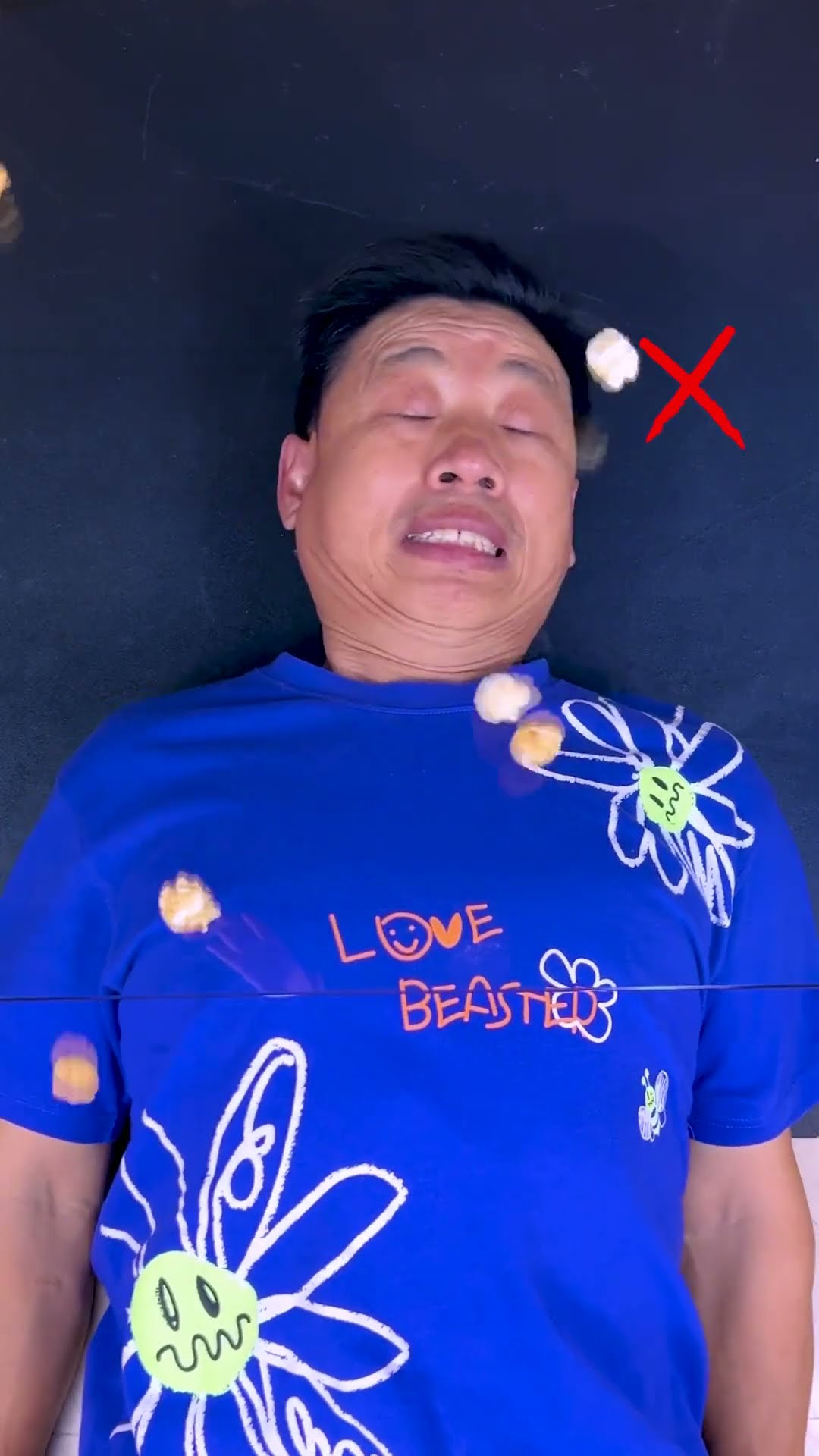 Can't Blink Challenge! No One Can Do It!#Funnyfamily #Partygames#Shorts#Challenge