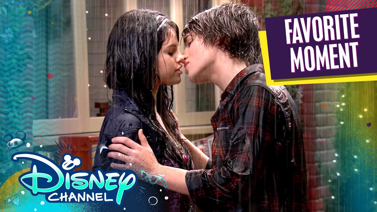 selena gomez and david henrie kissing on the lips pictures