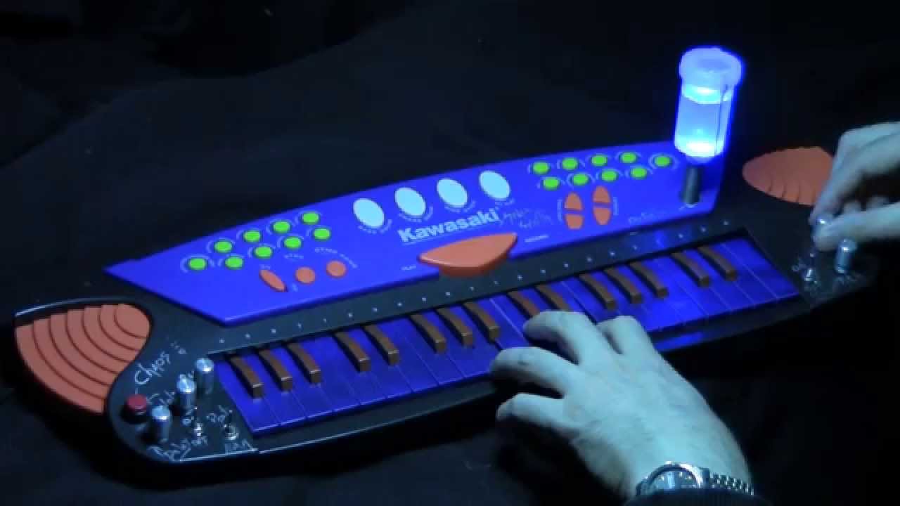 Circuit bent Kawasaki aka SpAcEsYnTh - YouTube