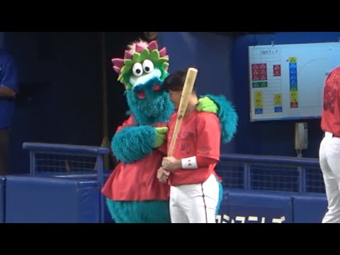 スラィリーとも距離が近い小園 (2023/07/08)