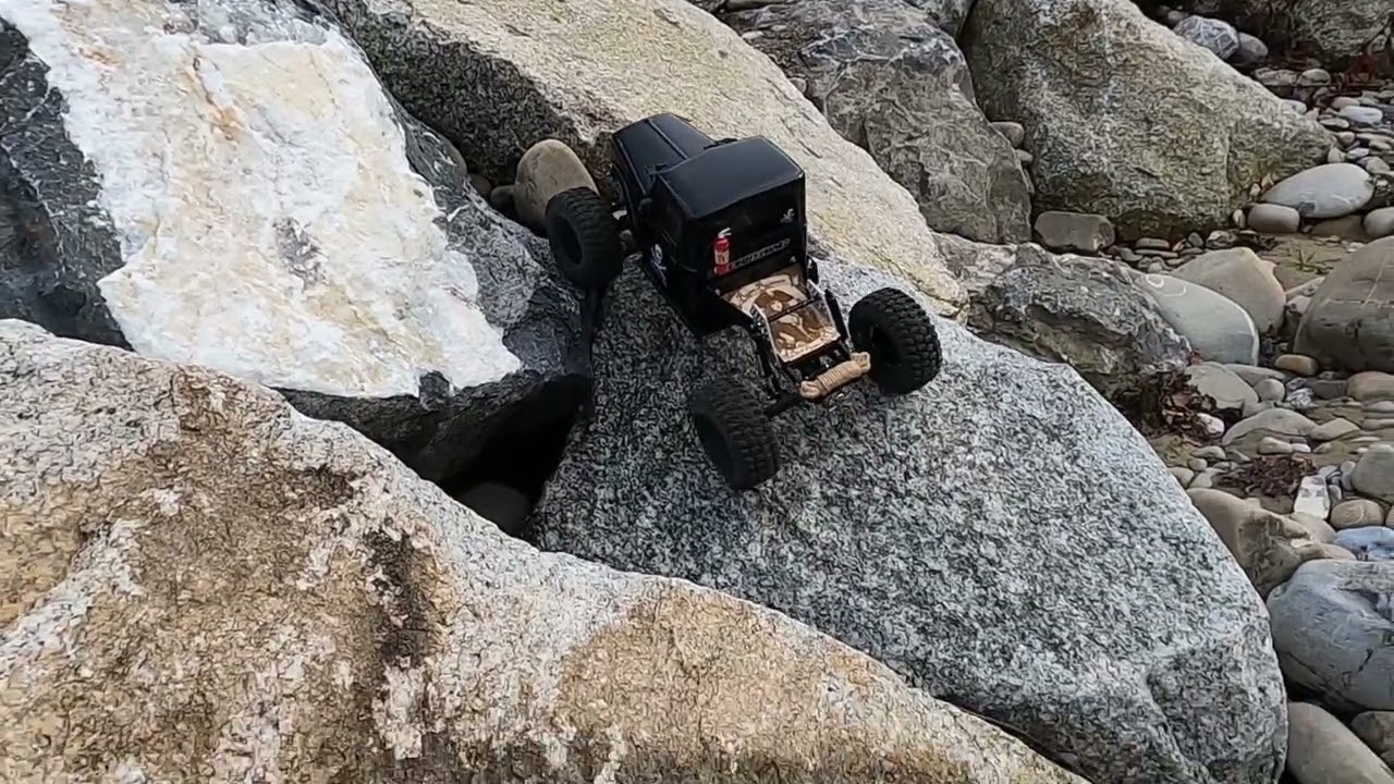 SCX10 II, inspired by West Desert Wheeler and Rock Pirates RC.