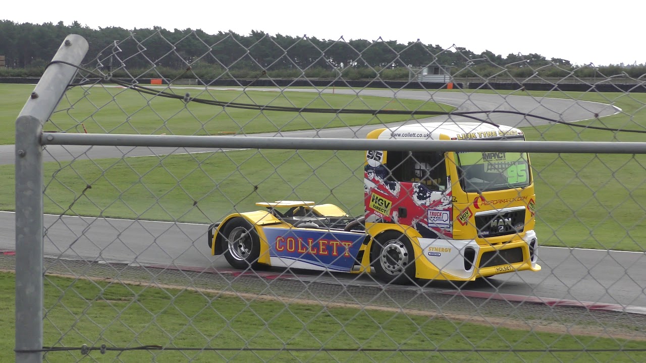 scania thailand group BTRA Truck Championship Div 1 R2 end lap4 at Snetterton British Truck Racing 9Sep18 1047a