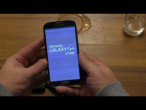 В телефон попала вода Samsung  Galaxy S4 -  попала вода и что дальше ?смена экрана(обзор)