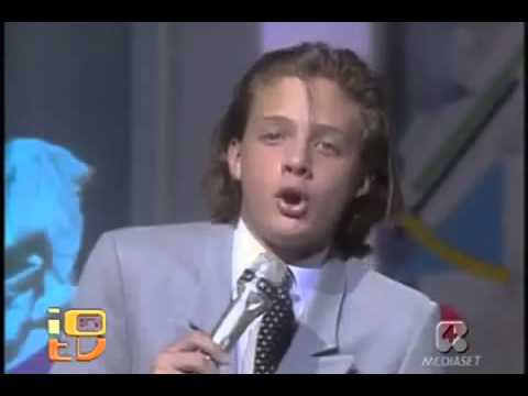 Video: Luis Miguel Wird Mit Einem Freund Aus Kindertagen Wiedervereinigt