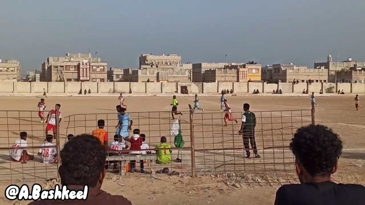 لقطات من مباراة الحسيني بالغيل وأحقاف الشرج في بطولة ذكرى تأسيس فريق أحرار الشحر