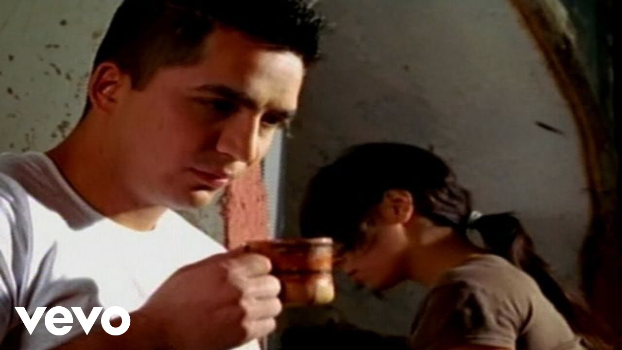 La Arrolladora Banda El Limón De René Camacho - Y Que Quede Claro