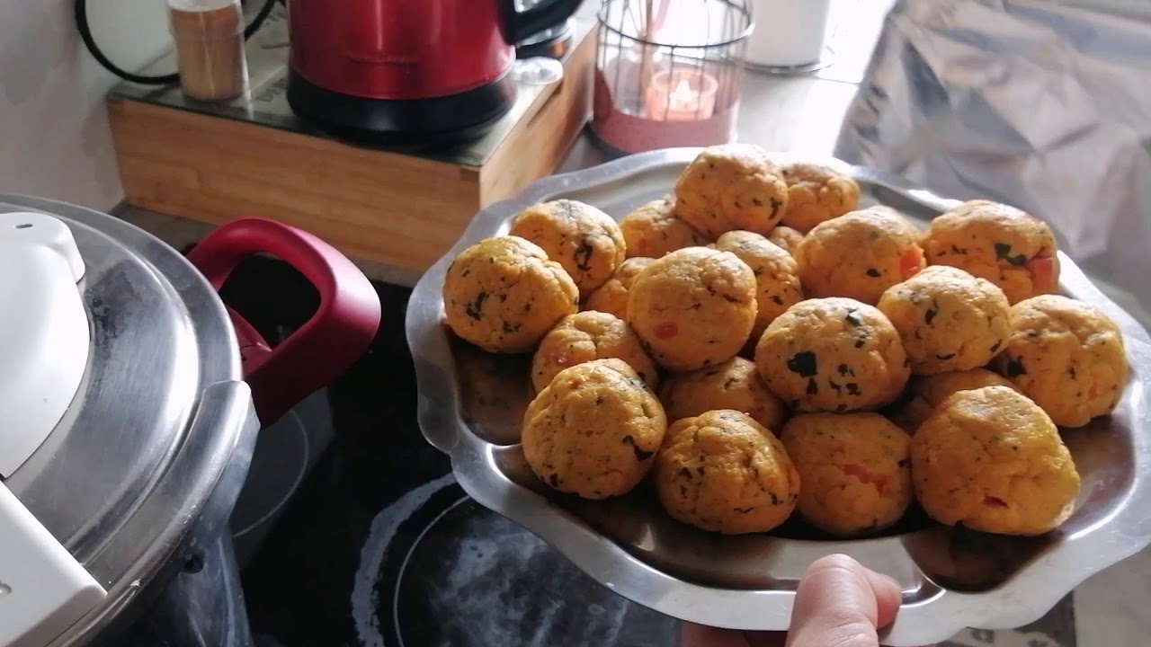 ta3asbant ourekthi/l3asbane abdjaoui/boulettes de semoule en sauce