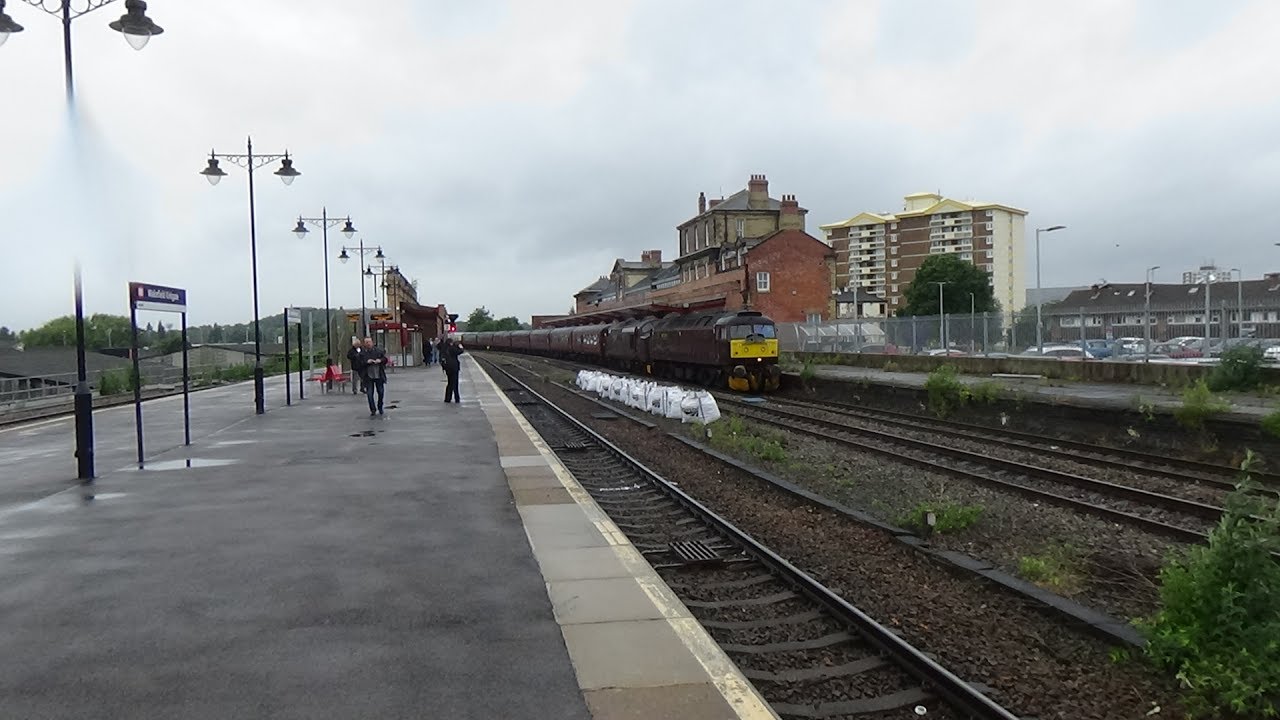 47760 37516 The Scarborough Spa Express At Wakefield Kirkgate 08 06