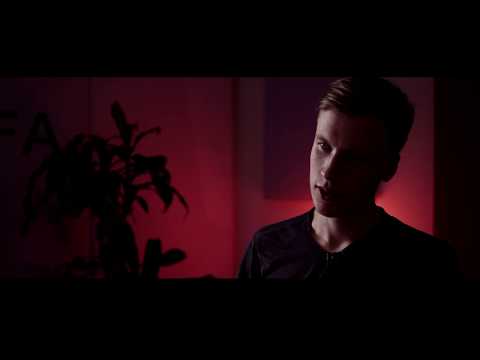 Video till Joel från Surfa.se pratar onödiga mobiltrender