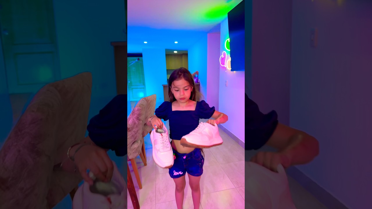 LA NIÑA INTENTÓ USAR MIS ZAPATOS 👠 😭cute 🍏🍒🍇#familiaibañez #humor #funny #shorts #divertido
