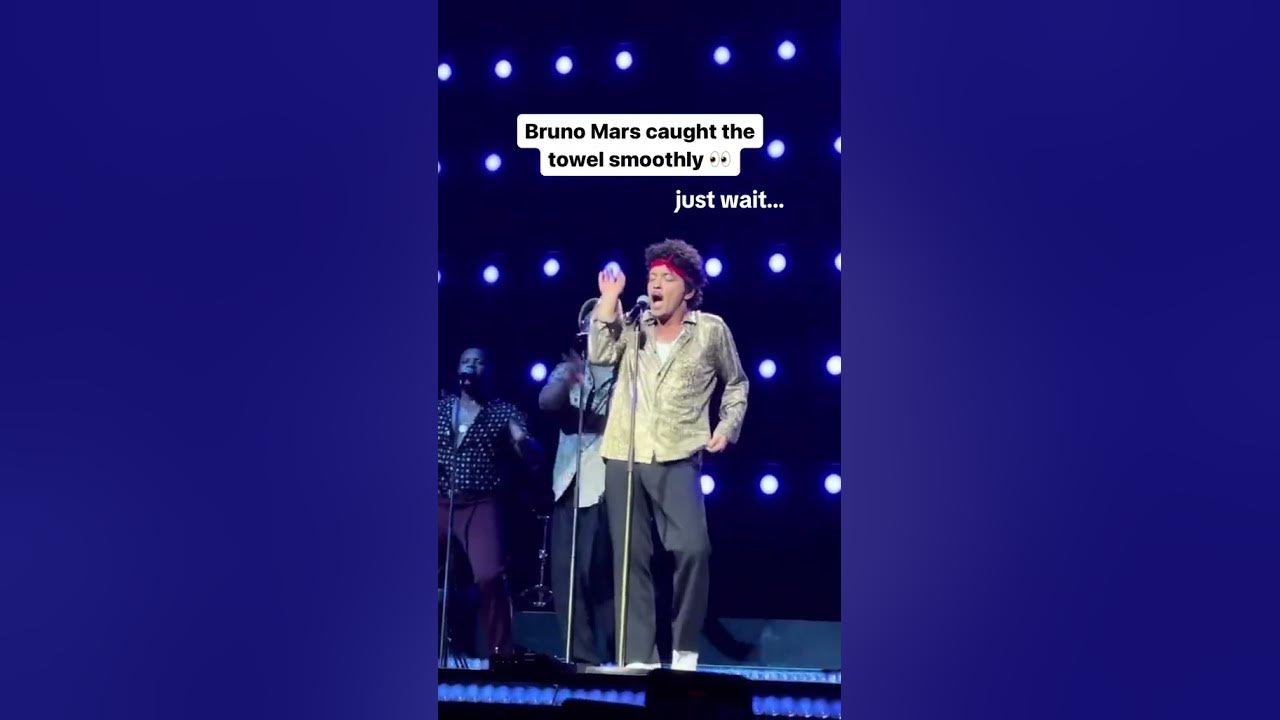 Bruno Mars Did This On Stage π³ Bruno Mars Did This On Stage π³