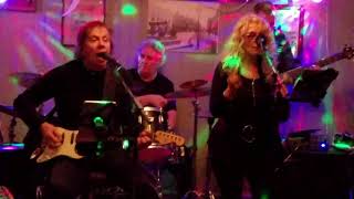 Robbie Gladwell Band - Make Me Feel Your Love