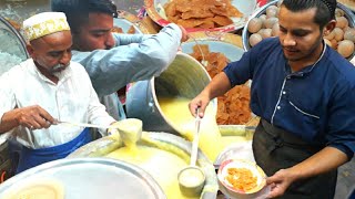 Famous Bohri Kaka Soup | 65 Yera Old Couple Selling Anda Papdi Soup @KhandaniStreetFood
