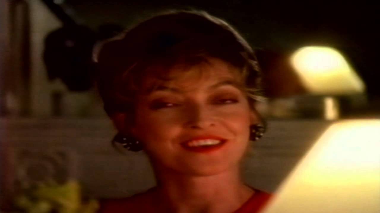 Nescafe Gold Blend - He arrives late for dinner party