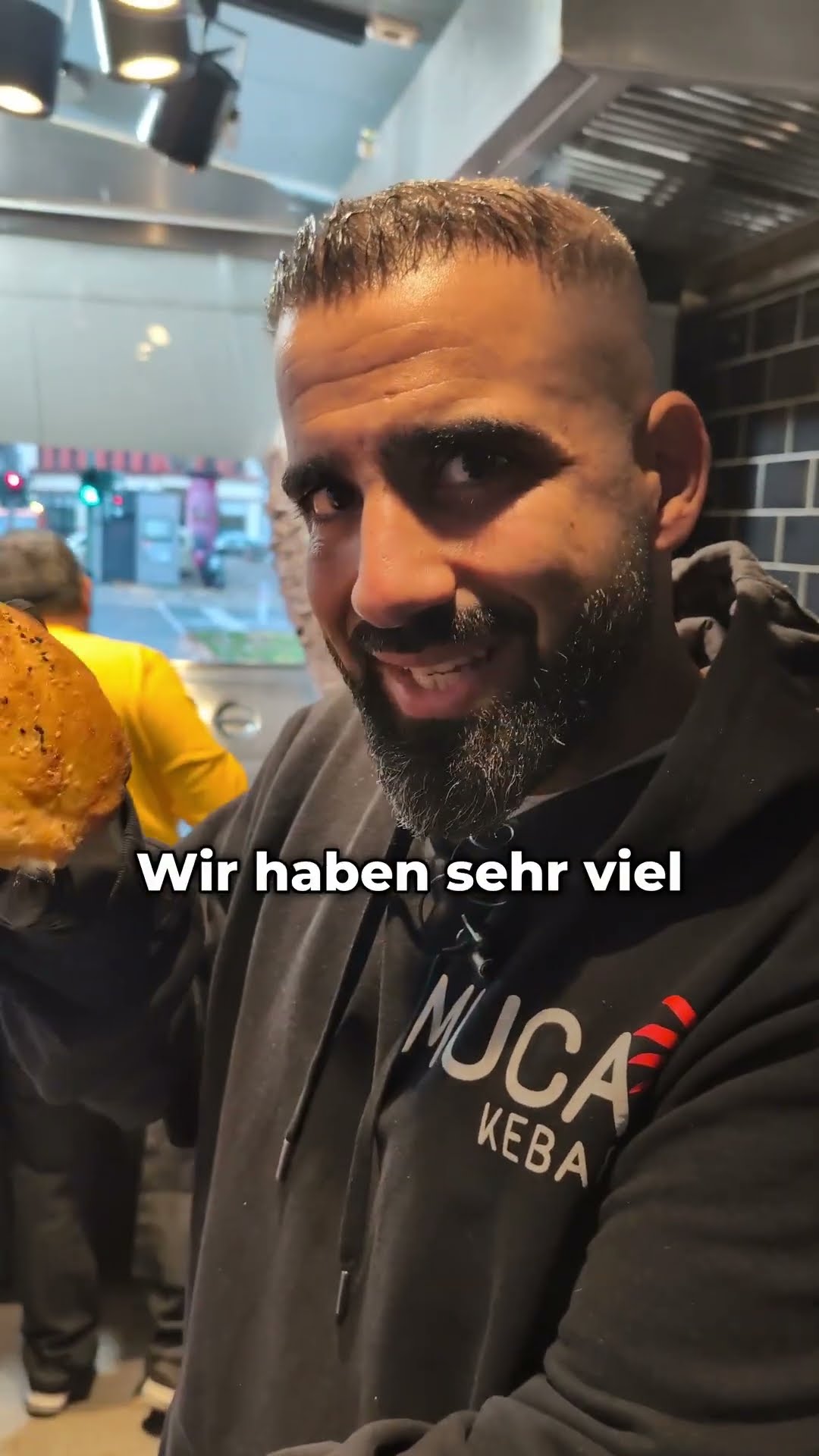 Unser Hausbrot ist ganz und gar nicht klein... - YouTube Unser Hausbrot ist ganz und gar nicht klein... - YouTube