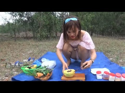 babi-netural-(-beautiful-girl-)-how-to-cooking-chicken-drumstick-with-papaya-recipes