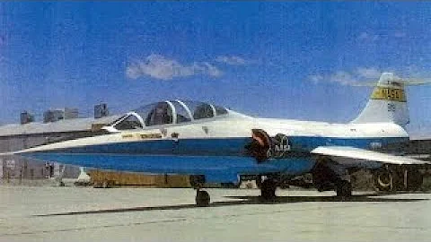 Extreme low flight F-104 Starfighter