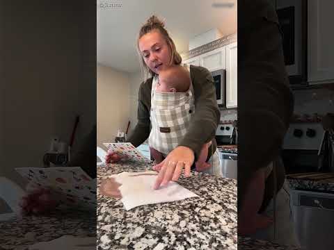 Look what the girl buys to clean the table🧹