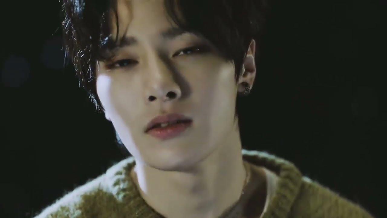Stray Kids tourner dans le vide [FMV]