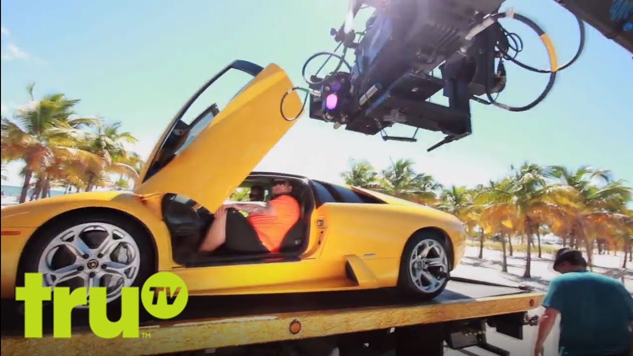 Tow Yo Video: Behind The Scenes - The South Beach Tow crew lets loose with Chad Ochocinco and shows off some epic dance moves on the set of their Tow Yo video.