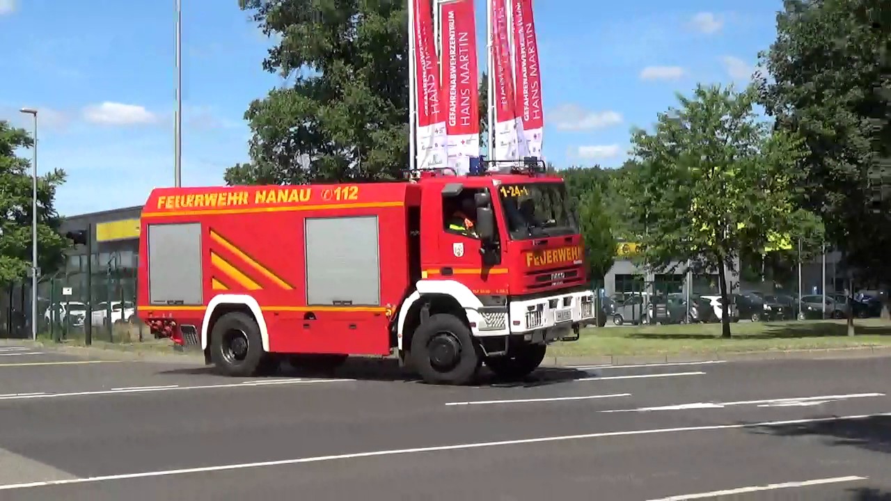 [Realeinsatz] FF Hanau Mitte IVECO/Magirus TLF 24/50 auf Einsatz zu einen Flächenbrand
