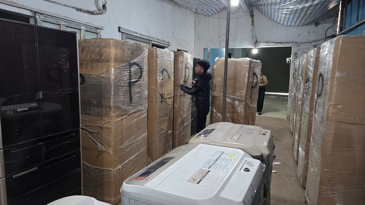 Khui và báo giá tủ lạnh nội địa nhật.  Liên hệ zalo: 0989790984