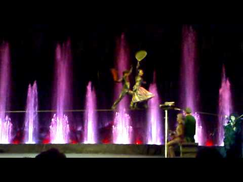 Video: U Cirkusu igrajućih fontana 