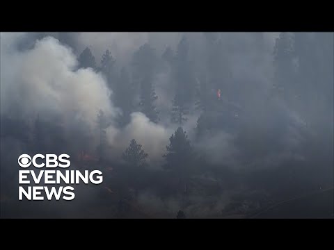 Thousands flee as
