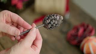 The Bouquet in a Book: Christmas Wreath: Small Pine Cone