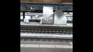 スイス　朝のチューリッヒ駅