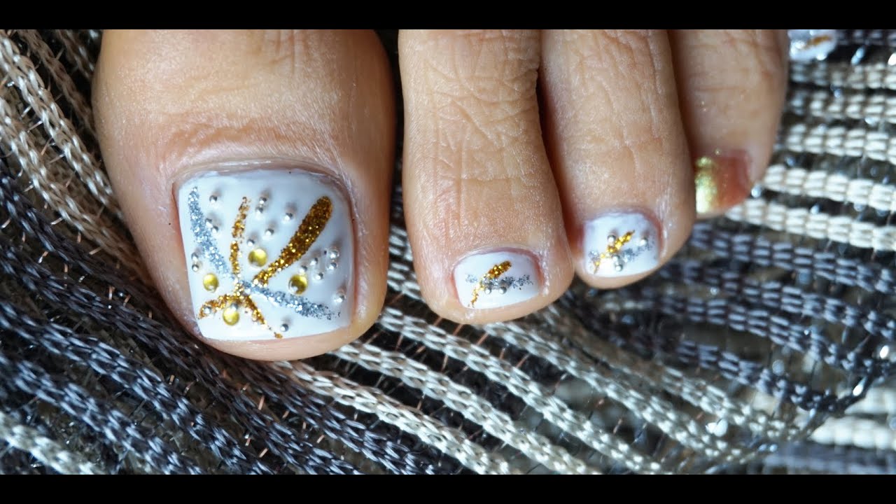 Toes Art Design Festive White And Gold Glittery Pedicure Beginners Tutorial  - YouTube