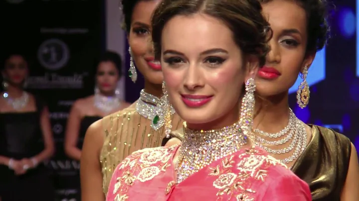 Evelyn Sharma & Other Models | Ramp Walk | IIJW 2015
