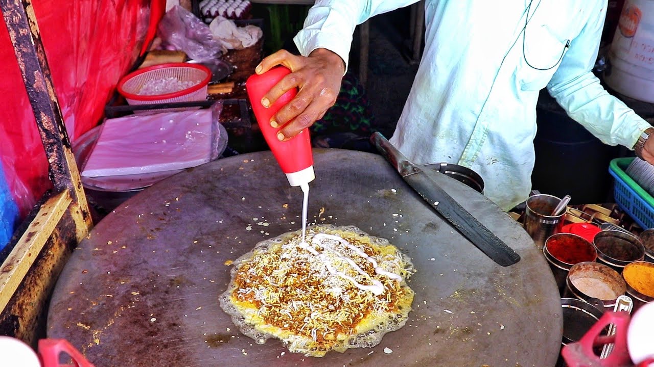 Roadside Special Kashmiri Omelette | Two Layer Egg Dish | How To Make | Indian Street Food | Street Food Fantasy