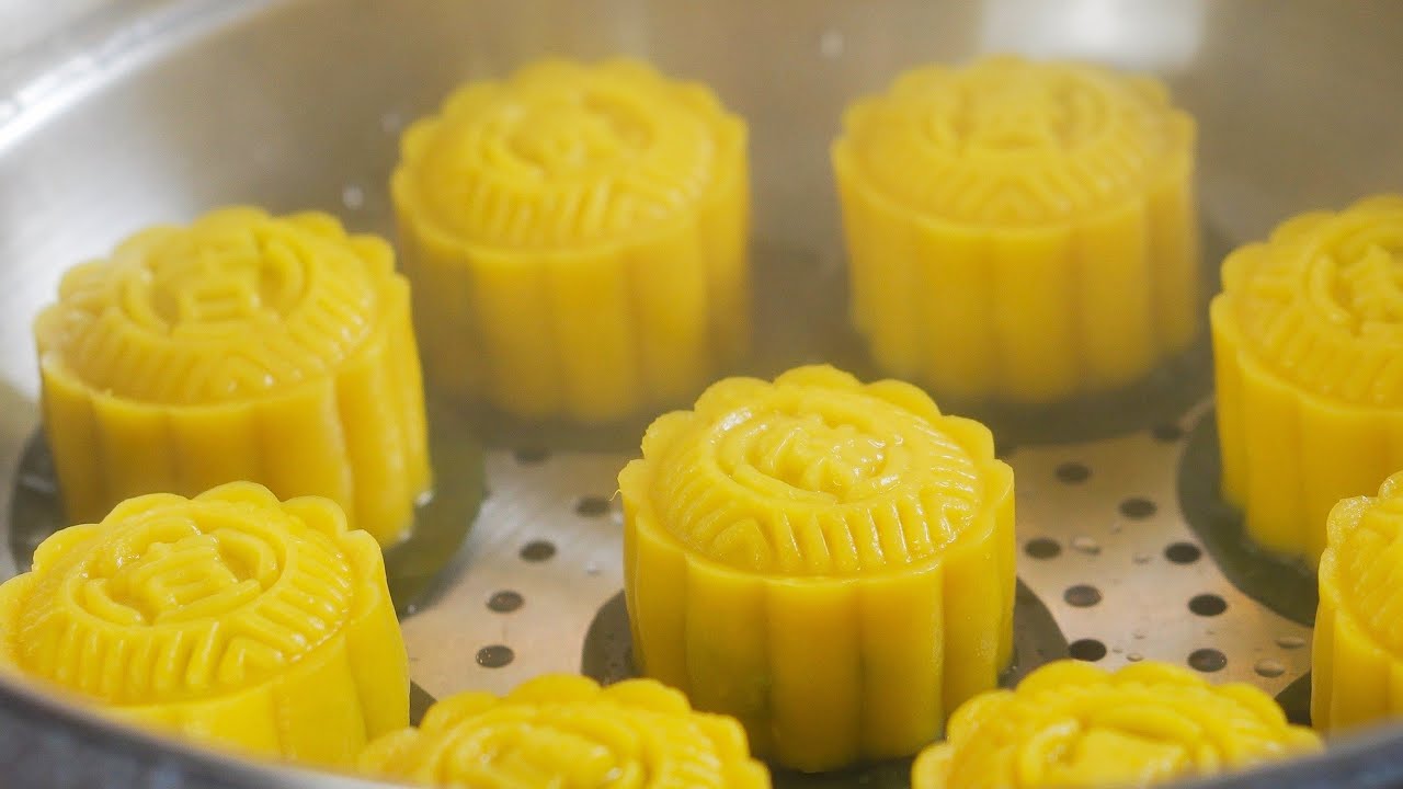 低糖少油简单易做的金瓜香兰椰丝米月饼（全素）💛 Easy Pumpkin Rice Mooncakes with Pandan Sweet Coconut Filling (Vegan)