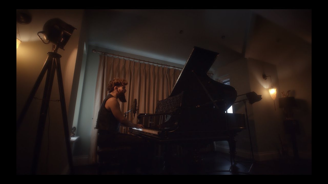 Púca - And I Gleam Along A Knife Edge (Live Session)