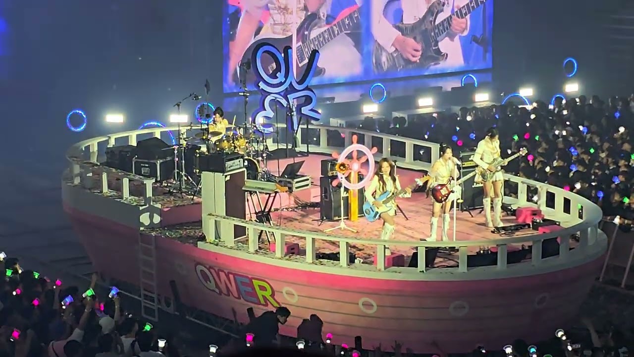 2025 QWER 1st Word TOUR in Seoul  Day1  Opening 