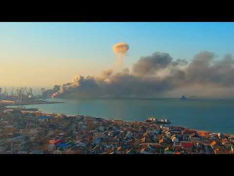 БЕРДЯНСК: взрывы и пожар в порту 24 марта 2022 года - высокое качество