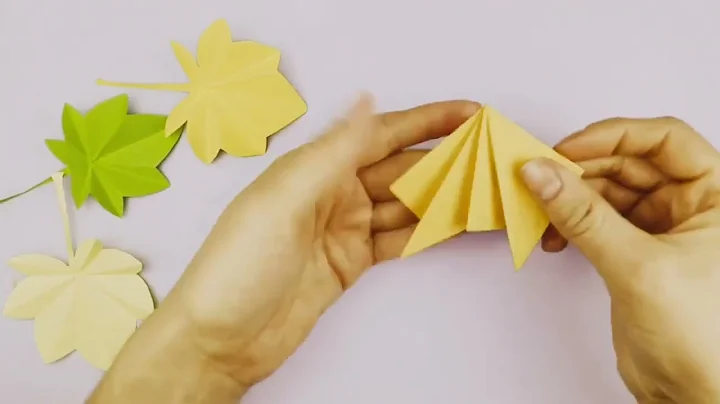 Tips to cut paper in the shape of maple leaves are very simple & Easy Craft Home Decoration Diy idea