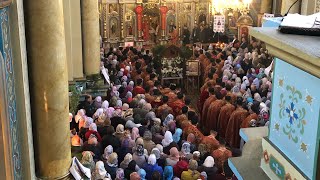 Митрополит Епіфаній очолив урочисте богослужіння у соборі Володимира: прийшли сотні вірян
