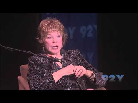 Wideo: Shirley MacLaine Net Worth: Wiki, Żonaty, Rodzina, Ślub, Wynagrodzenie, Rodzeństwo