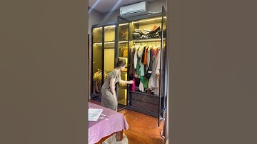Tủ quần áo cánh kính siêu chất với không gian để đồ lớn kết hợp đèn led trang trí chill cho chị em