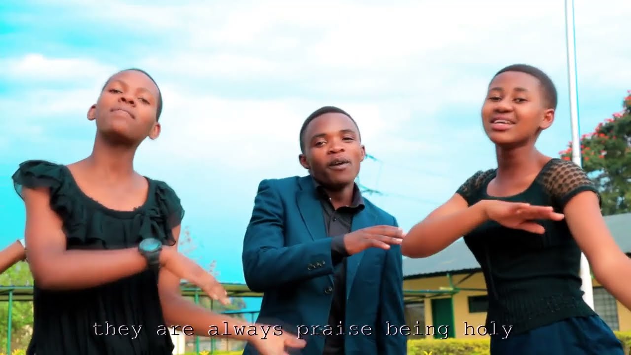 MBAKUMBUZE BY CHORALE AMIS DU CIEL  college de GISENYI 