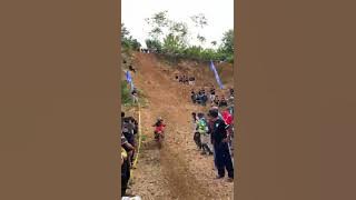 story cewek cantik ngetrail #shorts