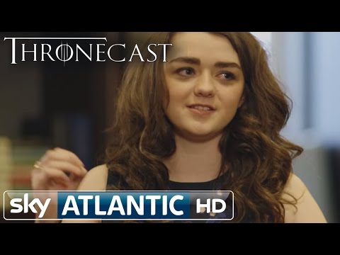 Video: Maisie Williams Nettowaarde: Wiki, Getrouwd, Familie, Bruiloft, Salaris, Broers en zussen